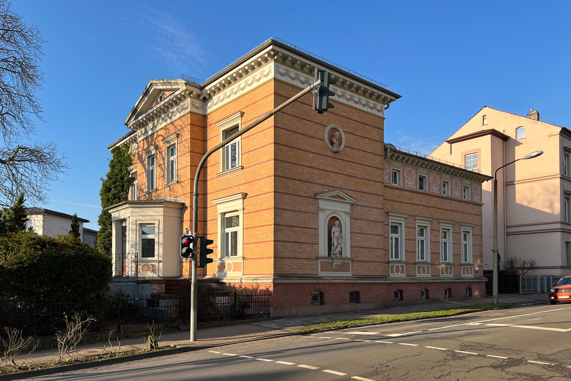 Umbau, Sanierung und Modernisierung Mehrfamilienhaus Büro Bibliothek Denkmalschutz Nordhausen, Architekt Michael Flagmeyer
